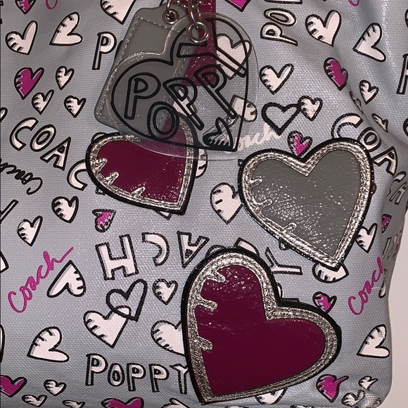 Rare Coach Poppy Hearts tote - Picture 3 of 4
